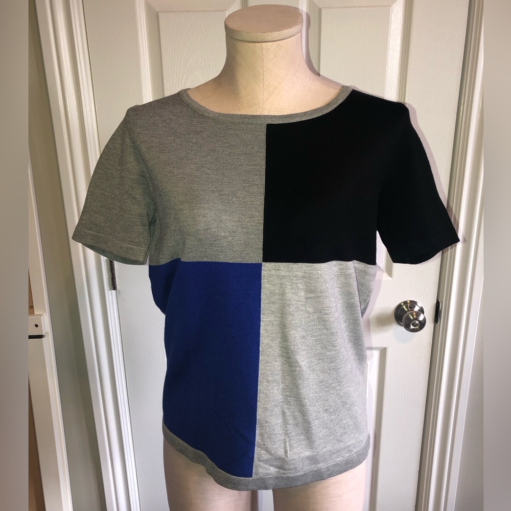 Nado Block Short Sleeve Top - Size Medium